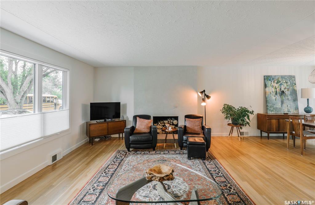 Fourth View of 414 Lake Crescent, Grosvenor Park, Saskatoon, Saskatchewan, S7H 3A4