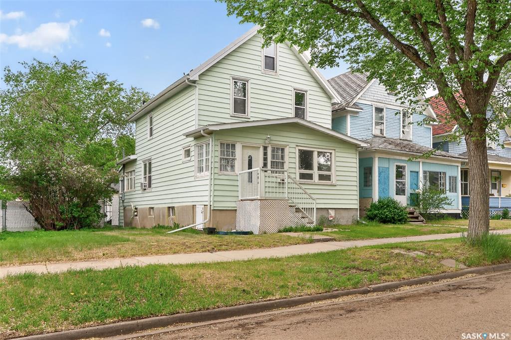 MLS® listing #SK038239 for sale located at 1142 2nd Avenue Ne