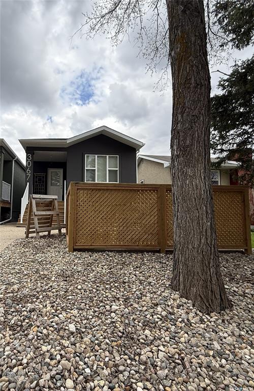 MLS® listing #SK038336 for sale located at 3067 Elphinstone Street