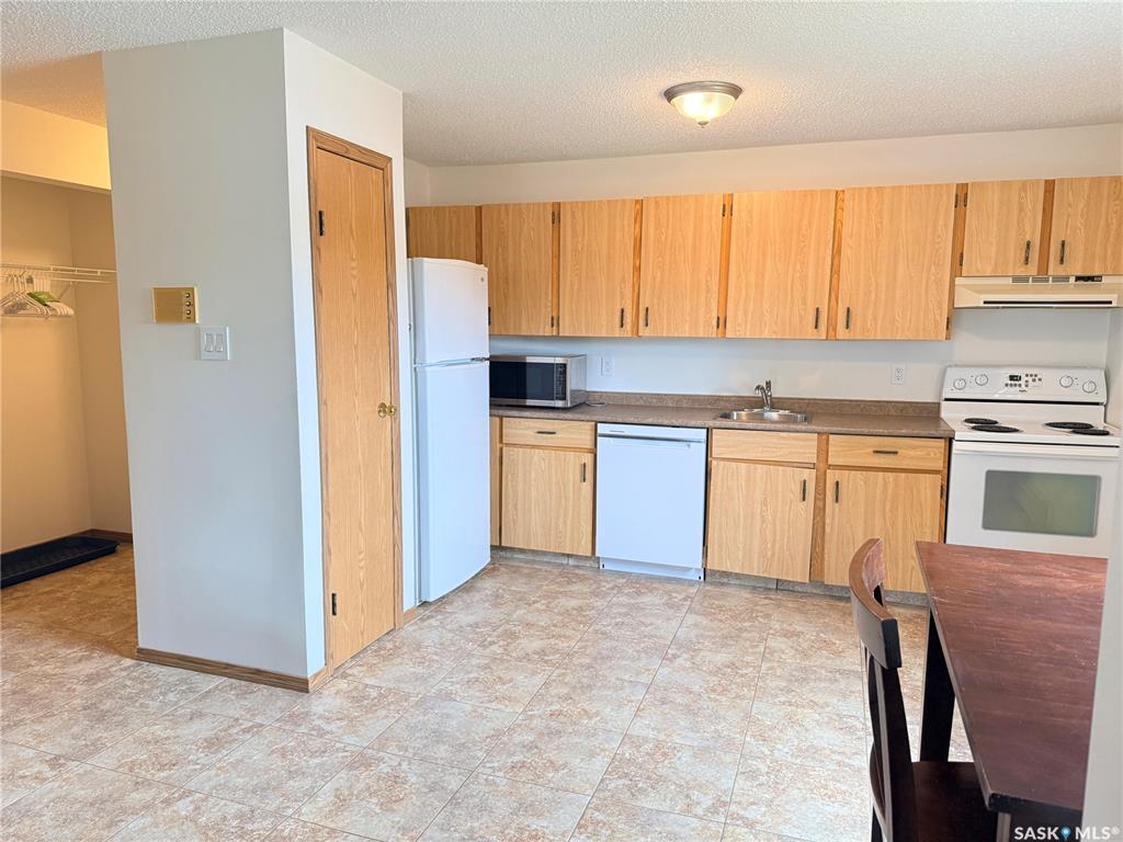 Fifth View of 51 Wood Lily Drive #201, VLA/Sunningdale, Moose Jaw, Saskatchewan, S6J 1H1