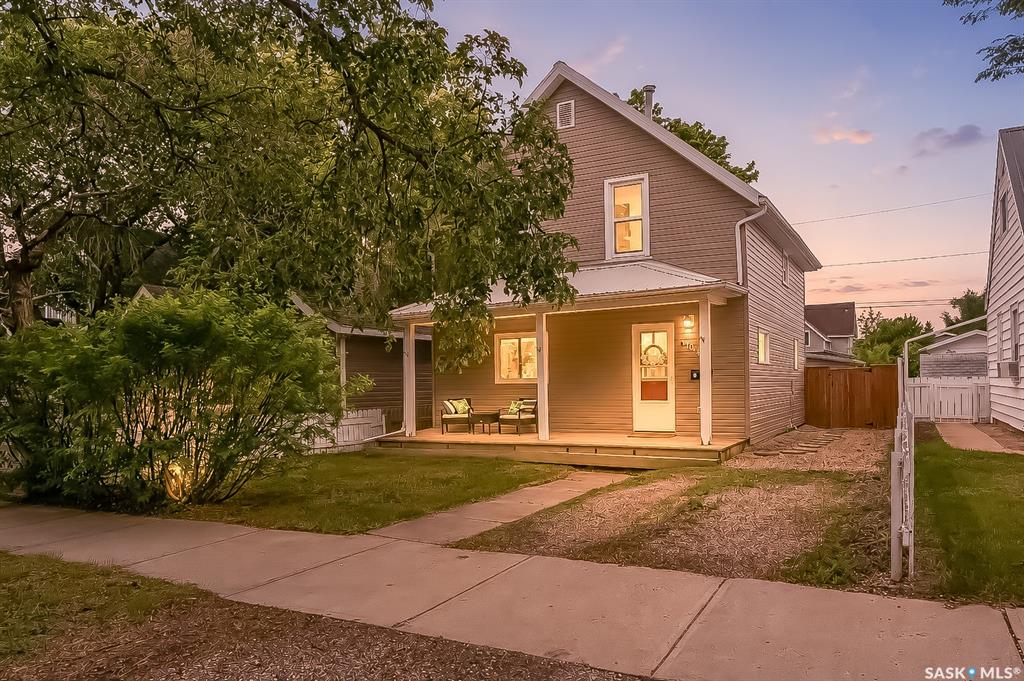 Second View of 1040 Connaught Avenue, Central MJ, Moose Jaw, Saskatchewan, S6H 4B5
