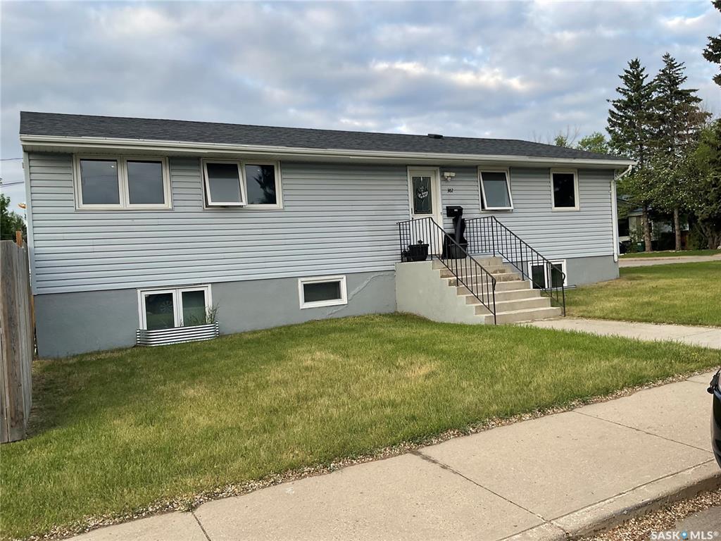 302 Dunlop Street, SK038417, Saskatchewan,