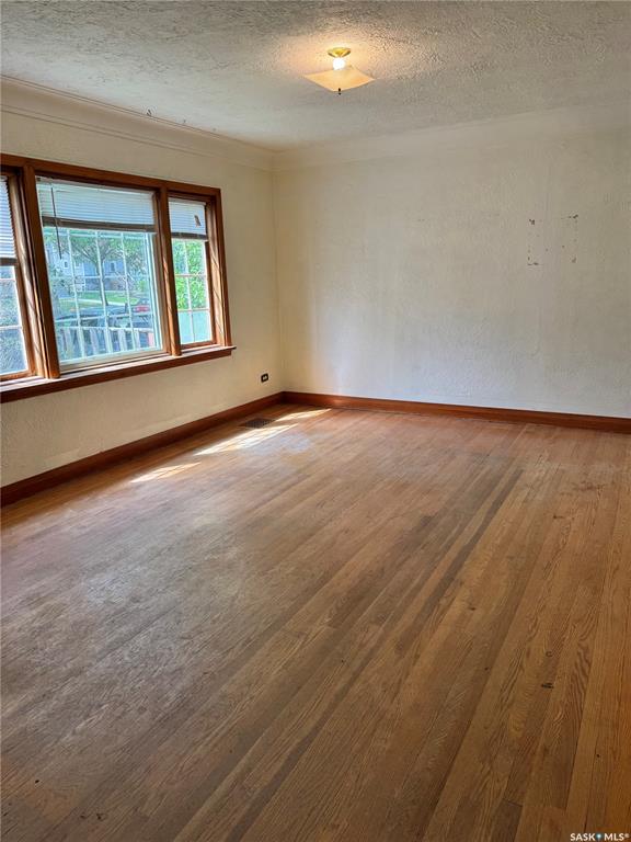 Third View of 712 Broadway Avenue, Arnhem Place, Regina, Saskatchewan, S4N 1C3