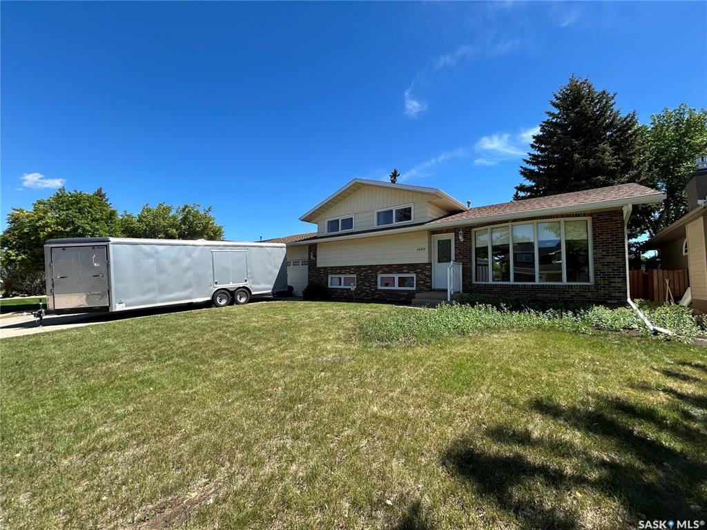Third View of 1639 11 Th Avenue Nw, VLA/Sunningdale, Moose Jaw, Saskatchewan, S6H 6M5