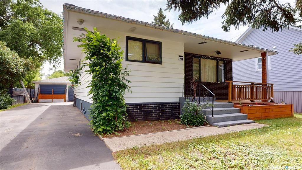 Second View of 210 Cypress Street, Maple Creek, Saskatchewan, S0N 1N0