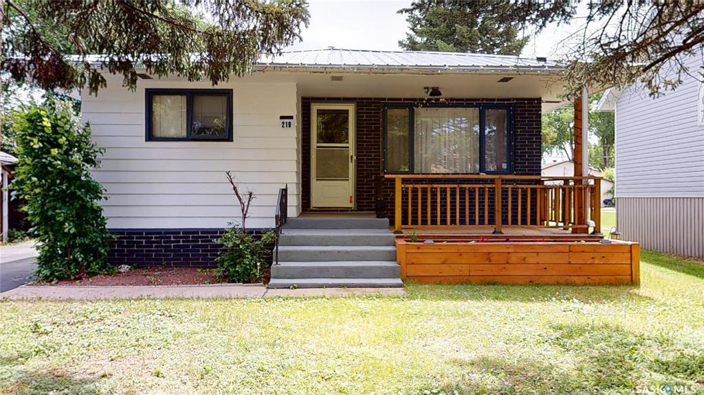 Third View of 210 Cypress Street, Maple Creek, Saskatchewan, S0N 1N0