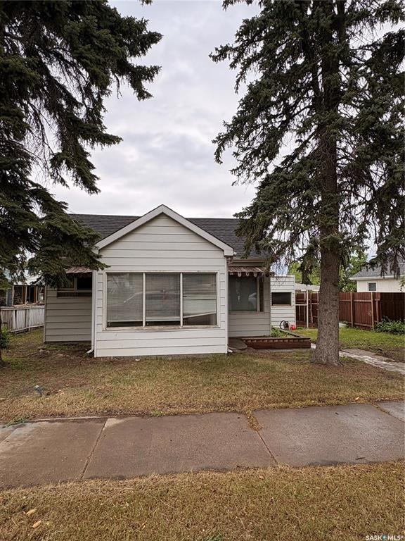 Second View of 58 Lillooet Street W, Westmount/Elsom, Moose Jaw, Saskatchewan, S6H 4Y5