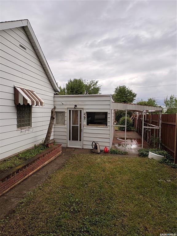 Fourth View of 58 Lillooet Street W, Westmount/Elsom, Moose Jaw, Saskatchewan, S6H 4Y5