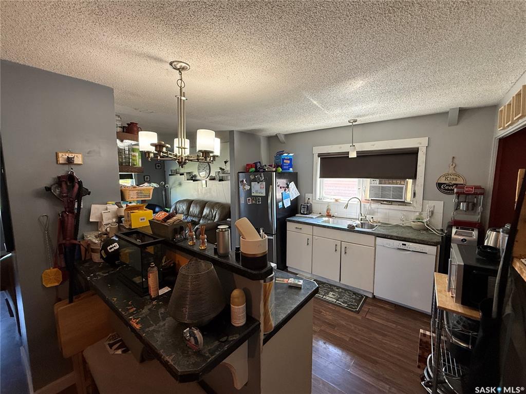 Fifth View of 103 4th Avenue Se, Weyburn, Saskatchewan, S4H 1X7