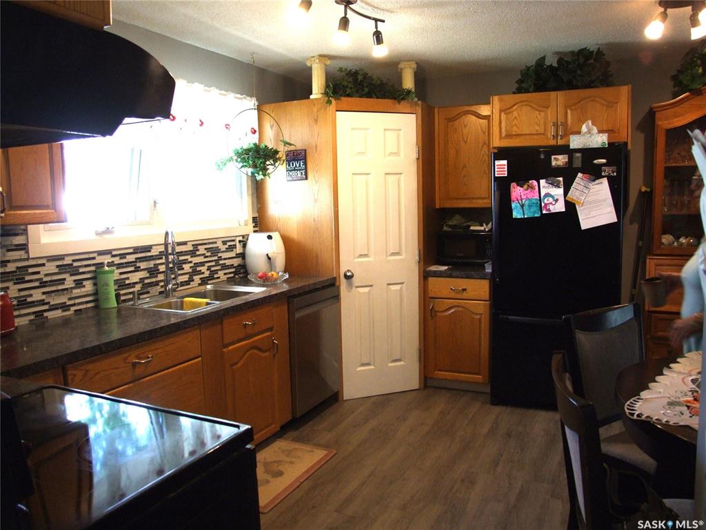 Second View of 114 3rd Street E, Leader, Saskatchewan, S0N 1H0