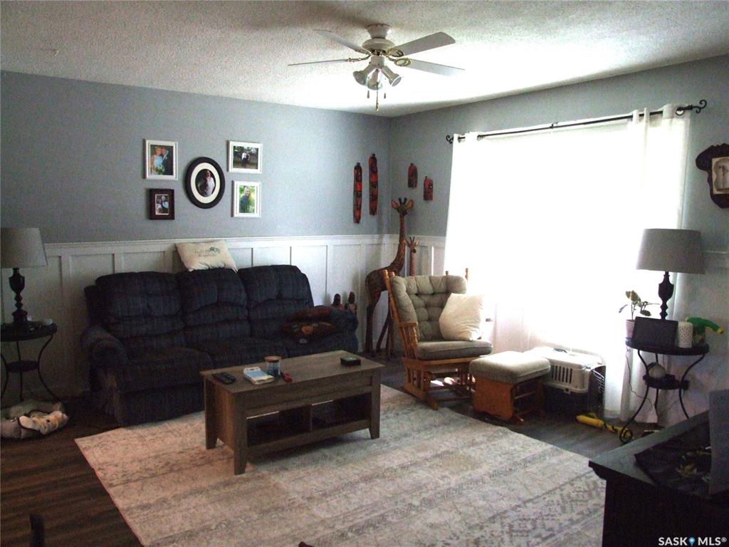 Third View of 114 3rd Street E, Leader, Saskatchewan, S0N 1H0