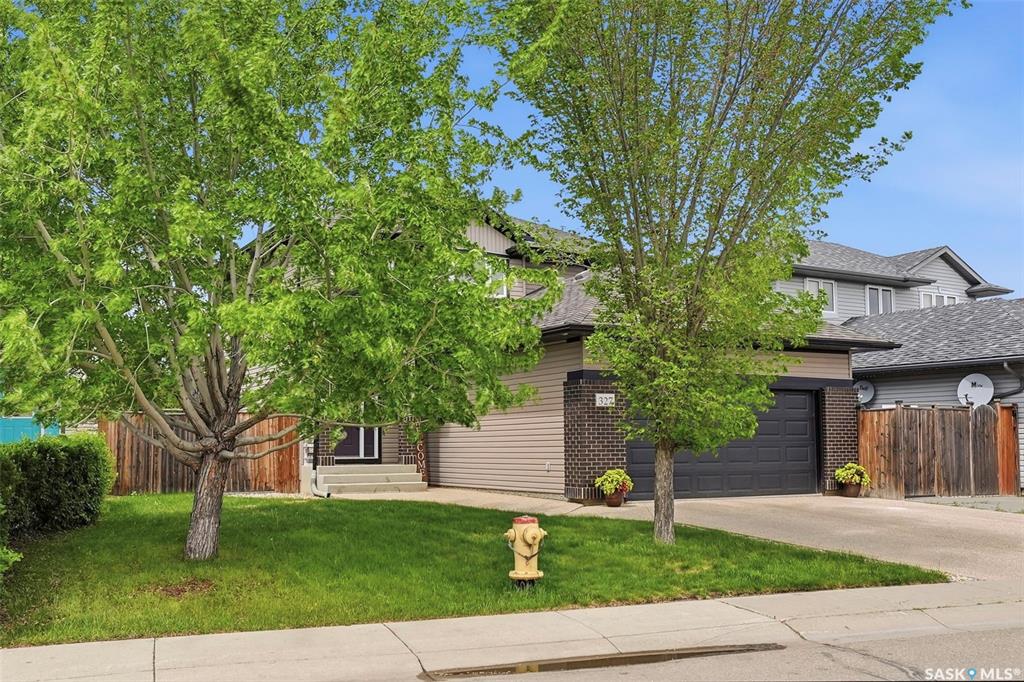 Second View of 327 Hettle Cove, Stonebridge, Saskatoon, Saskatchewan, S7T 0E8