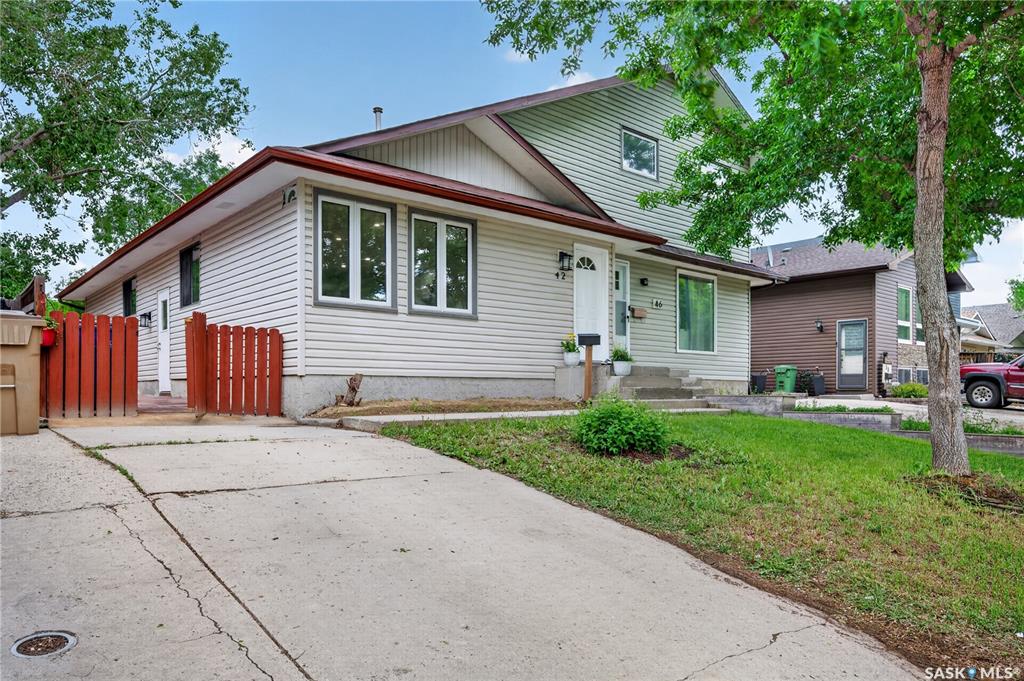 MLS® listing #SK039081 for sale located at 42 Hunt Crescent