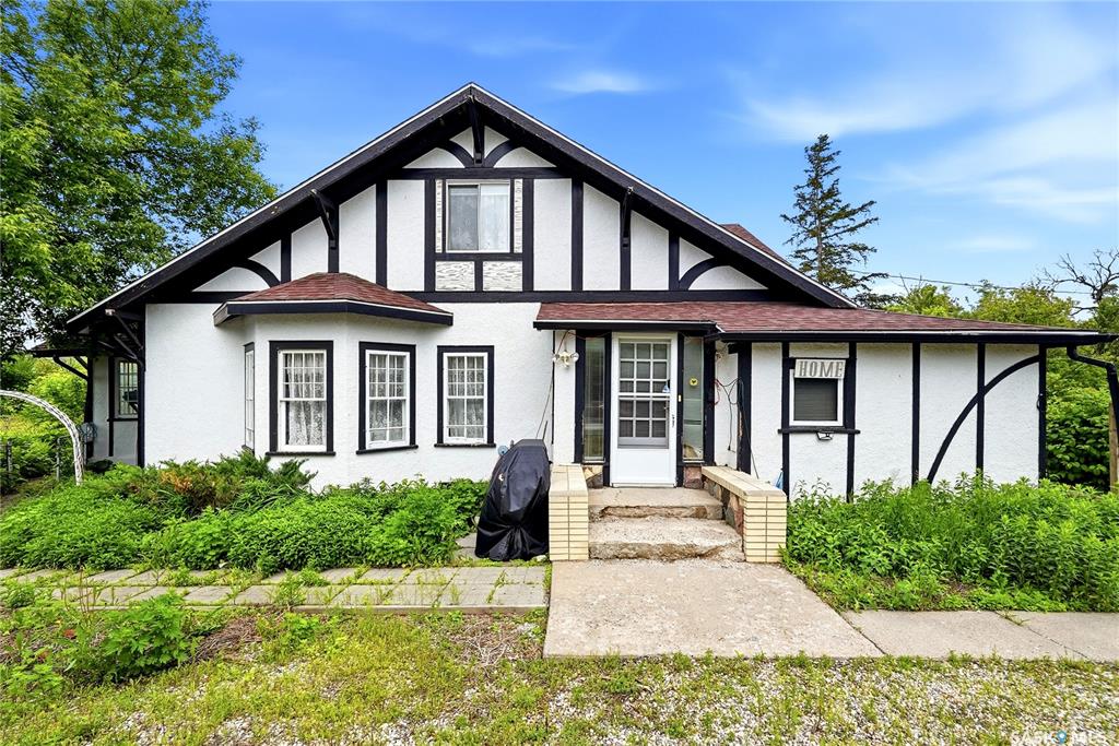 MLS® listing #SK039166 for sale located at 143 Hudson Place