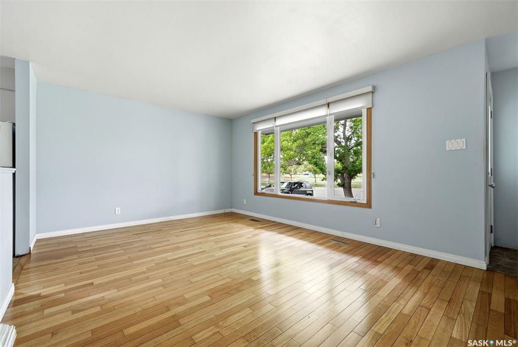 MLS® listing #SK039276 for sale located at 1317 Kent Street