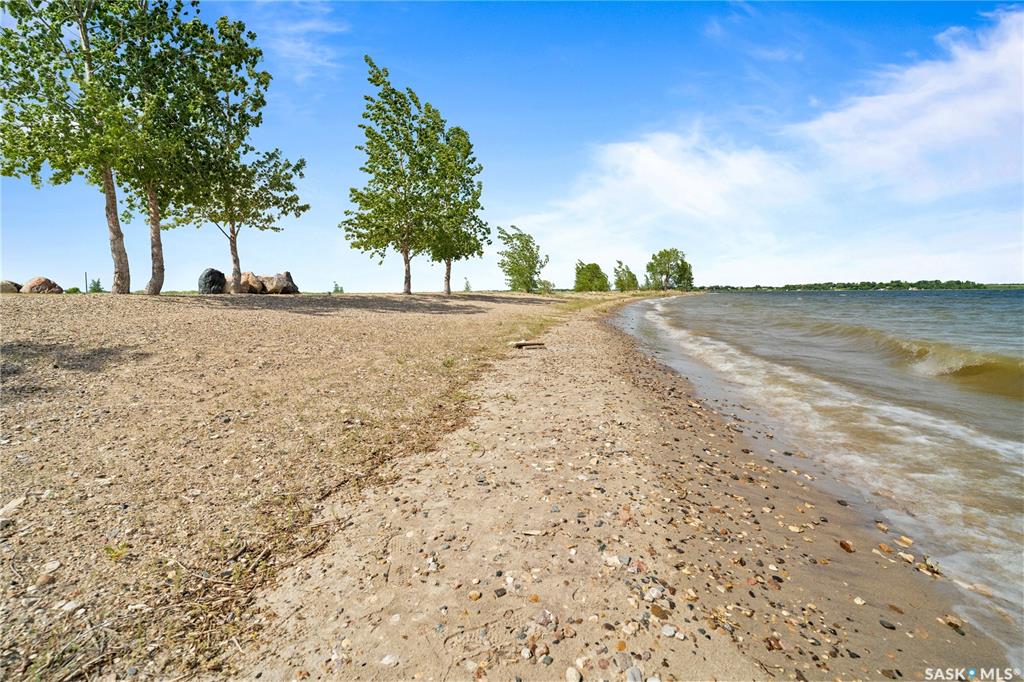 400 Lakeshore Drive, SK039402, Saskatchewan,