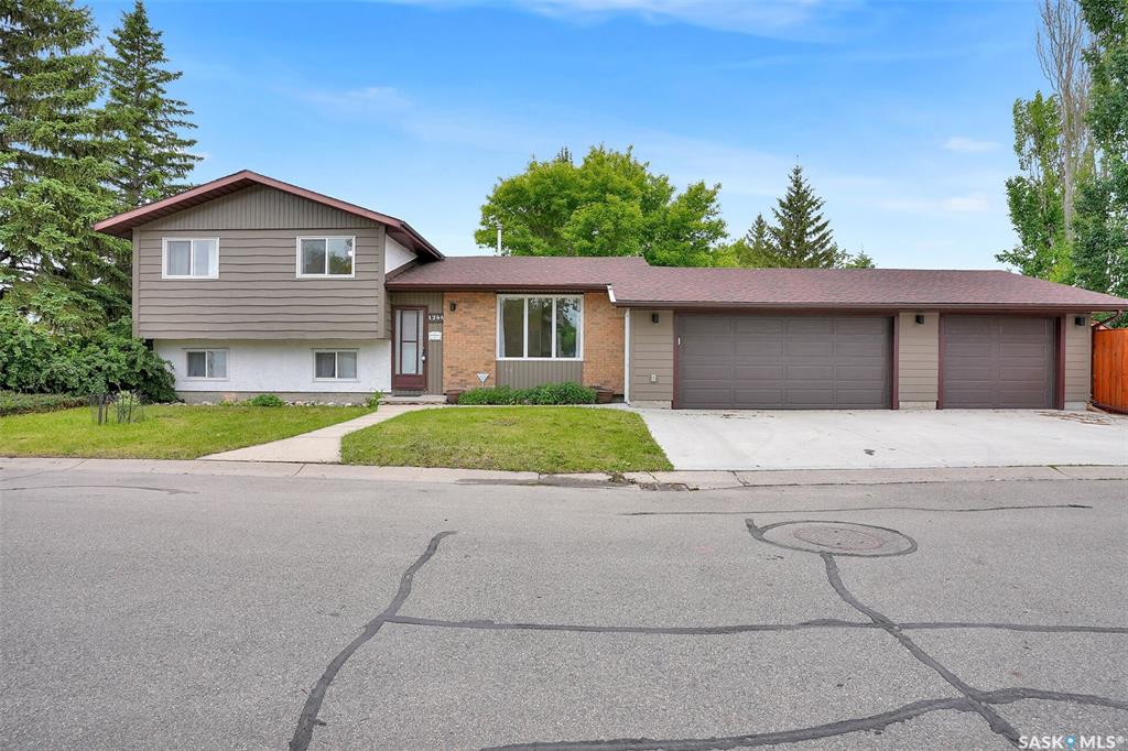 1244 Runciman Crescent N, SK039446, Saskatchewan,