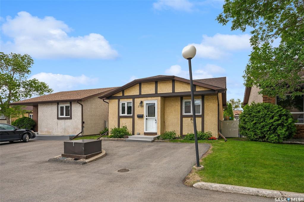 MLS® listing #SK039453 for sale located at 2711 Meadow Lane E