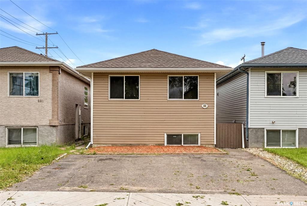 MLS® listing #SK039461 for sale located at 405 Lorne Street