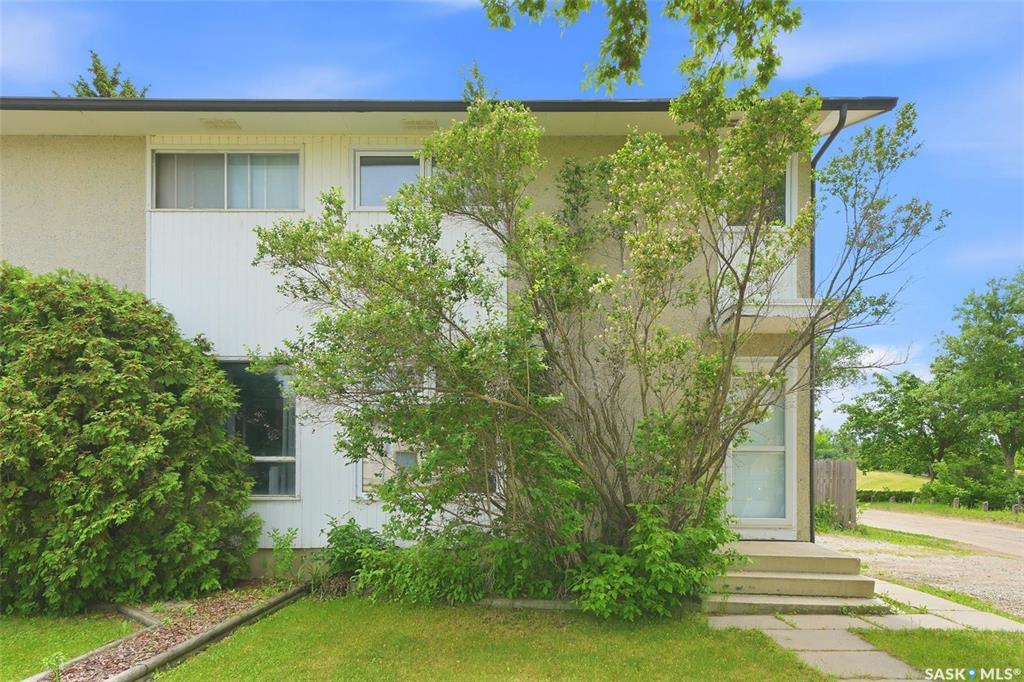 3009 A 33rd Street W, SK039666, Saskatchewan,