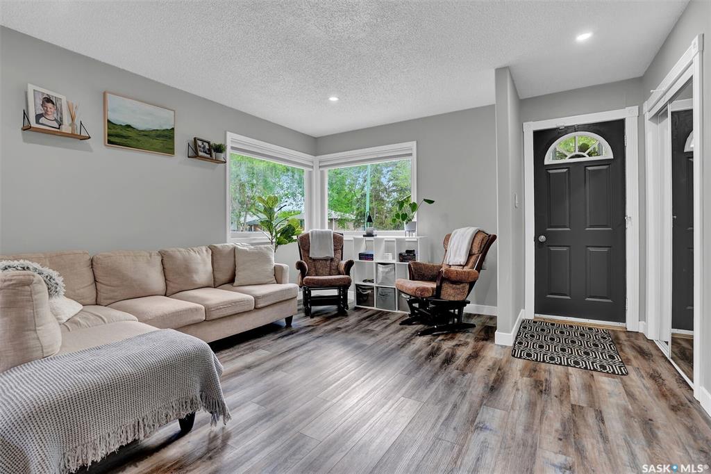 Fifth View of 341 Lorne Street, Highland Park, Regina, Saskatchewan, S4R 2J3