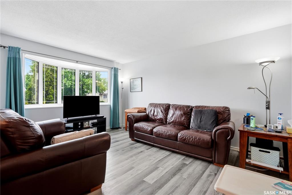Fifth View of 1223 Warner Street, Westmount/Elsom, Moose Jaw, Saskatchewan, S6H 6G9