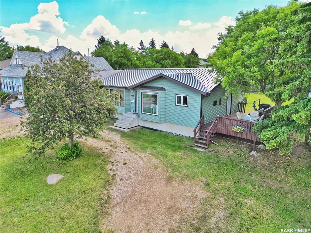 Third View of 1037 Oxford Street E, Hillcrest MJ, Moose Jaw, Saskatchewan, S6H 7L4