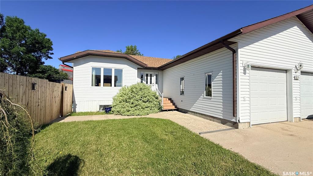 Third View of 304 Archibald Street, Midale, Saskatchewan, S0C 1S0