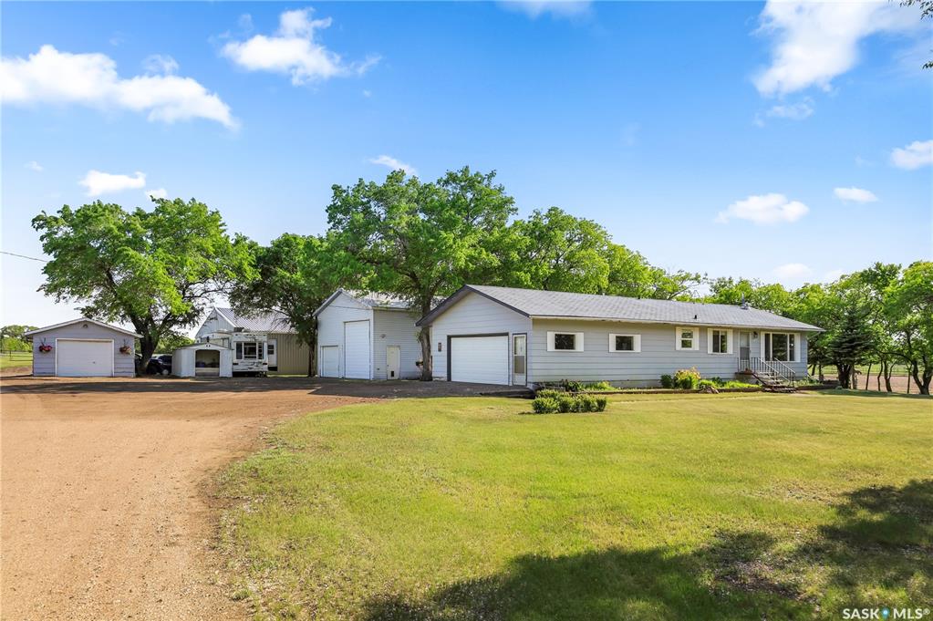 20 Vanscoy Rd Equine Acreage, SK039766, Saskatchewan,
