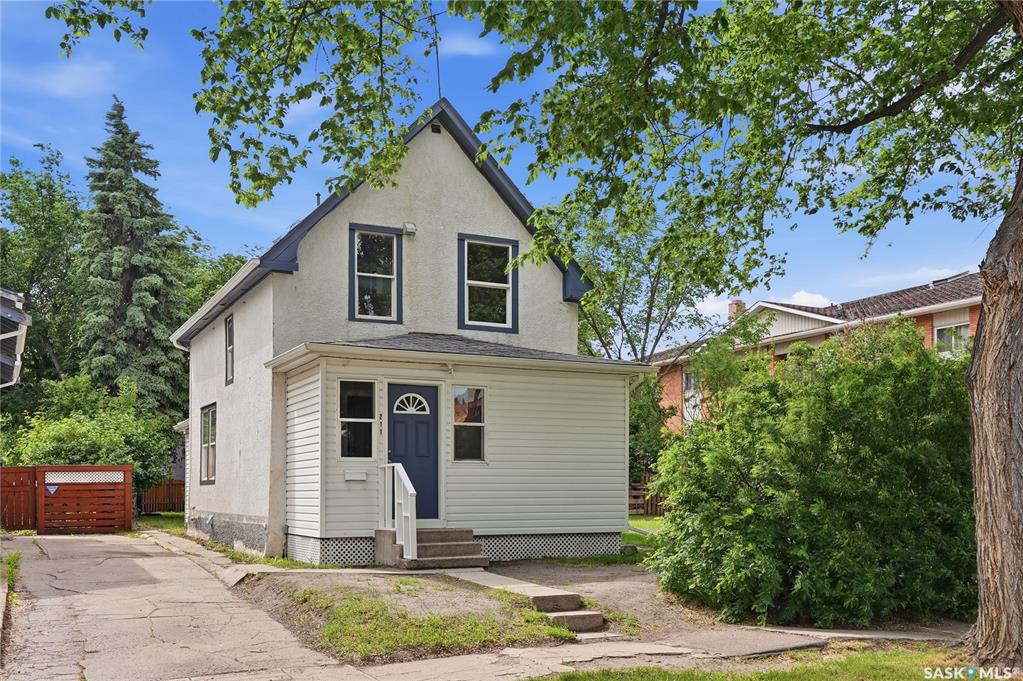 Second View of 211 N Avenue S, Pleasant Hill, Saskatoon, Saskatchewan, S7M 2N1