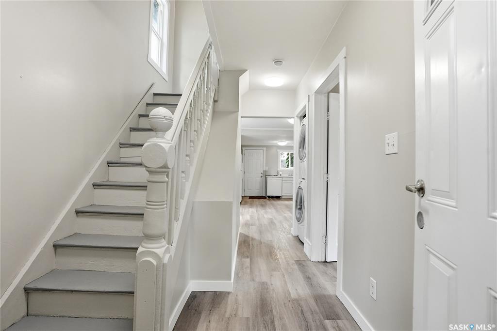 Fifth View of 211 N Avenue S, Pleasant Hill, Saskatoon, Saskatchewan, S7M 2N1