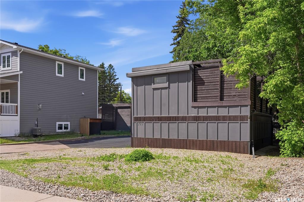 Third View of 305 Adelaide Street E, Queen Elizabeth, Saskatoon, Saskatchewan, S7J 0H8