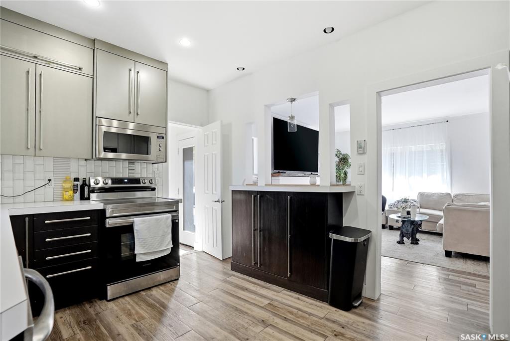 Fifth View of 305 Adelaide Street E, Queen Elizabeth, Saskatoon, Saskatchewan, S7J 0H8