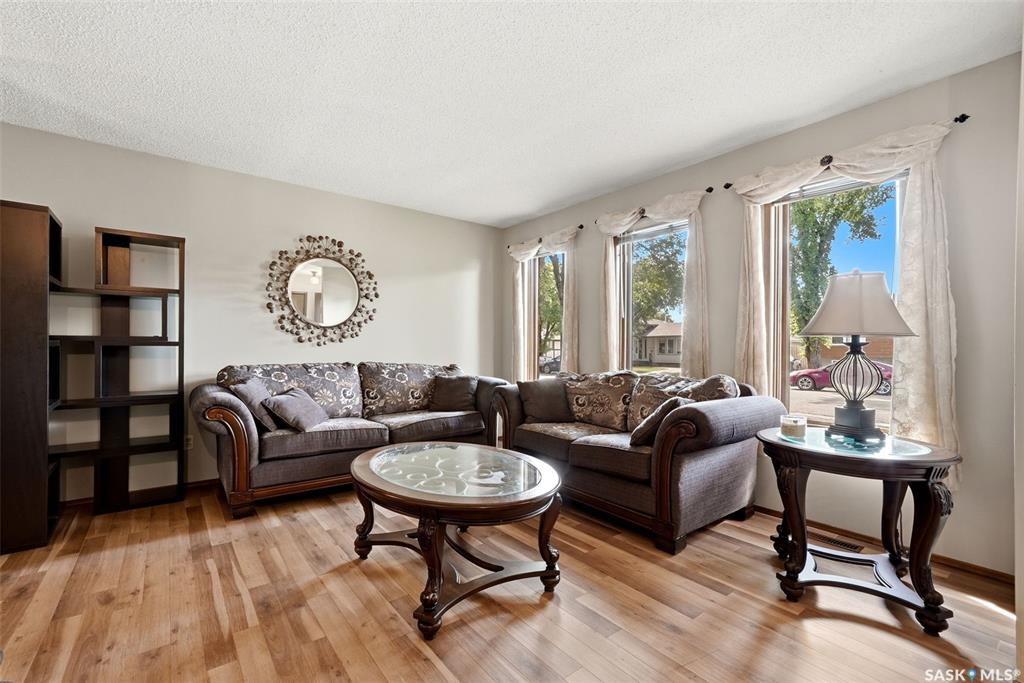 Second View of 1034 Graham Road, Glencairn Village, Regina, Saskatchewan, S4N 5Z6