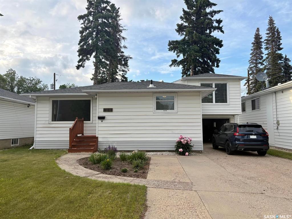 921 Taylor Street E, SK039796, Saskatchewan,