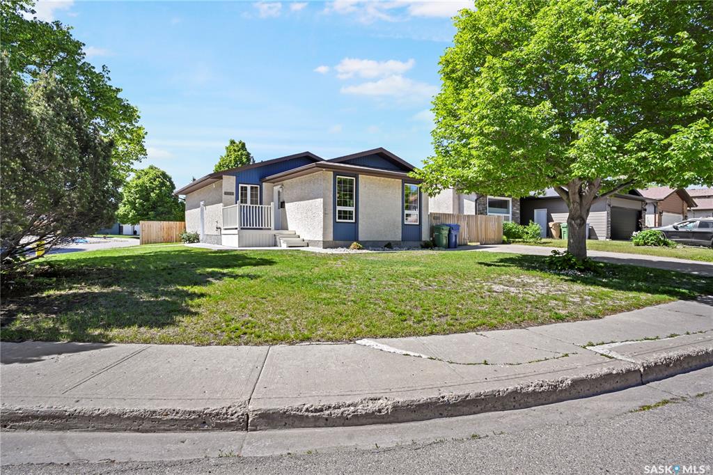 Second View of 3331 Parkland Drive E, Wood Meadows, Regina, Saskatchewan, S4V 1V7