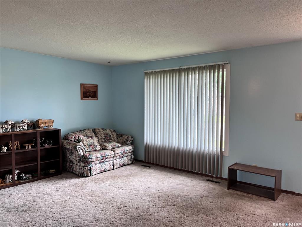 Second View of 215 Burns Avenue W, Melfort, Saskatchewan, S0E 1A0