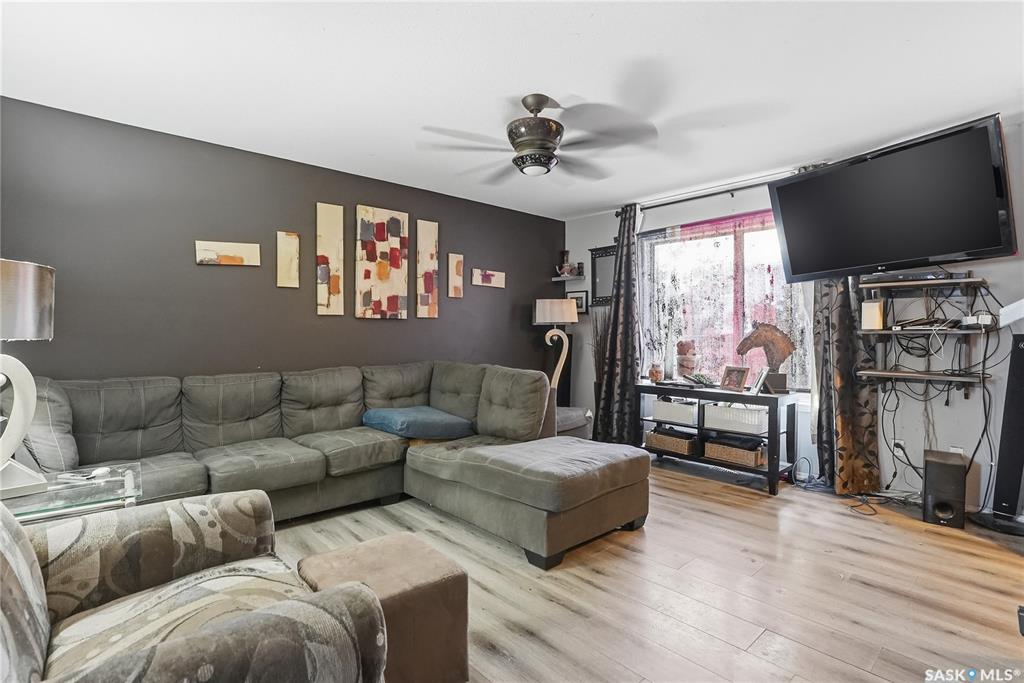 Third View of 802 K Avenue N #3, Westmount, Saskatoon, Saskatchewan, S7L 2N1