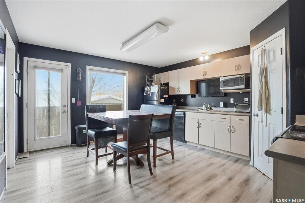 Fifth View of 802 K Avenue N #3, Westmount, Saskatoon, Saskatchewan, S7L 2N1