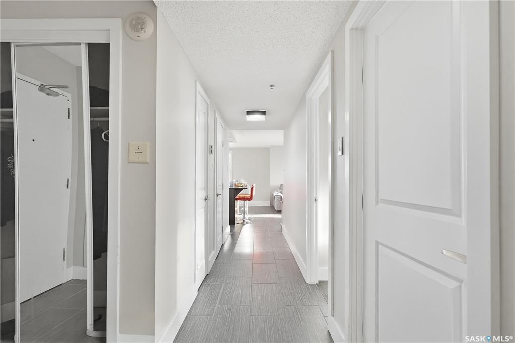 Fifth View of 320 5th Avenue N #1207, Central Business District, Saskatoon, Saskatchewan, S7K 2P5