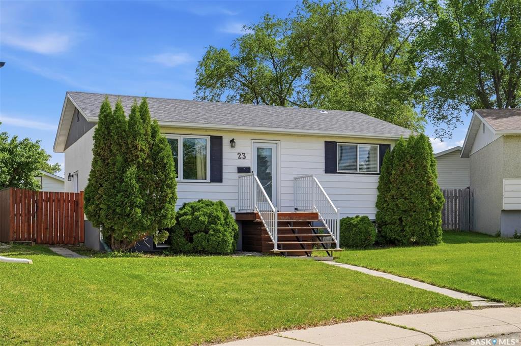 Second View of 23 Nicholson Place, Westview Heights, Saskatoon, Saskatchewan, S7L 5G7