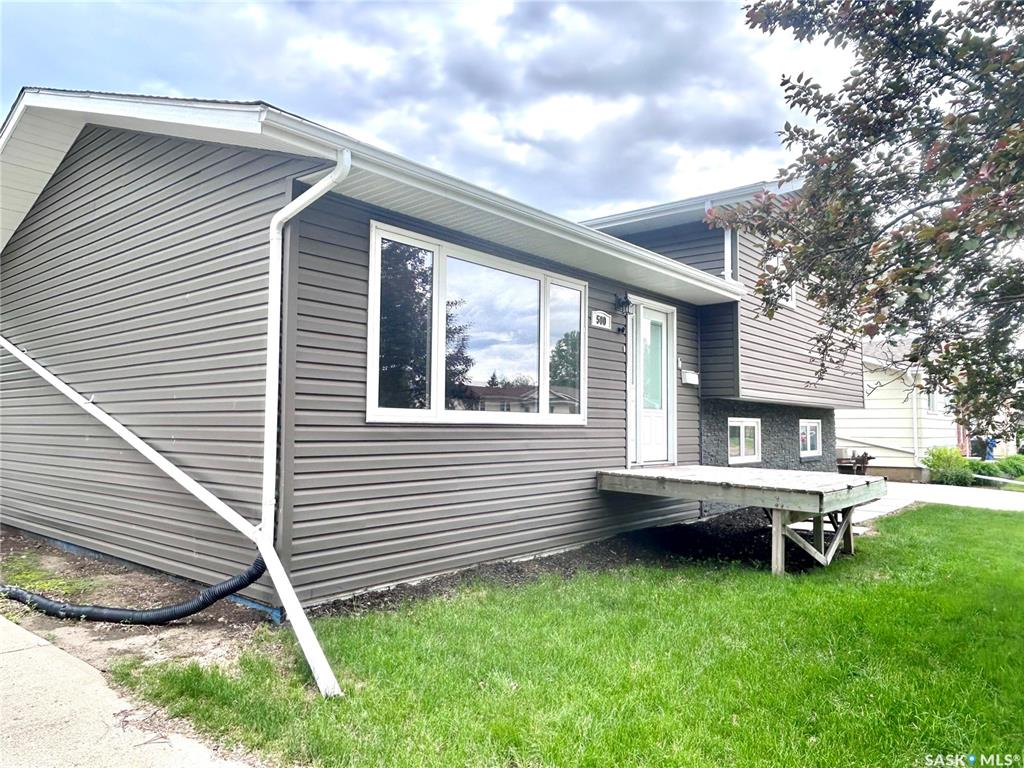 Third View of 500 Willow Bay, Scotsburn, Estevan, Saskatchewan, S4A 2G4