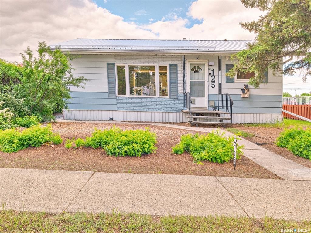 125 5th Avenue W, SK040015, Saskatchewan,
