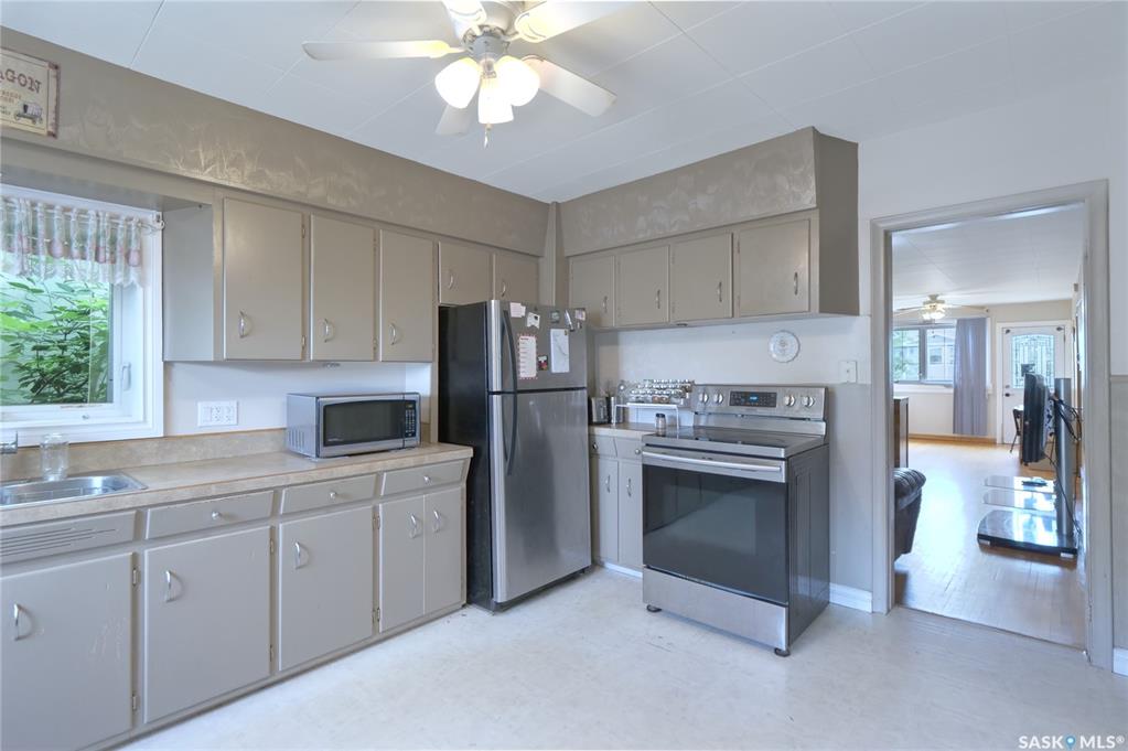 Fifth View of 460 Iroquois Street W, Westmount/Elsom, Moose Jaw, Saskatchewan, S6H 5B3