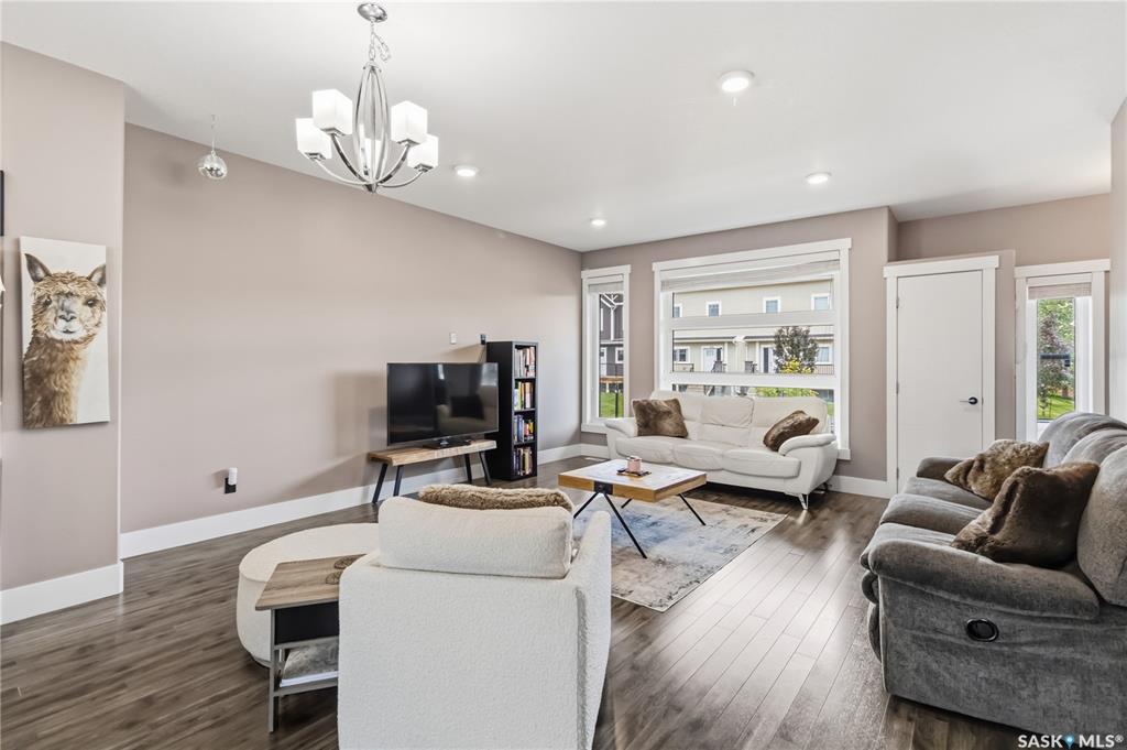 Fourth View of 527 Kloppenburg Crescent, Evergreen, Saskatoon, Saskatchewan, S7W 0P1