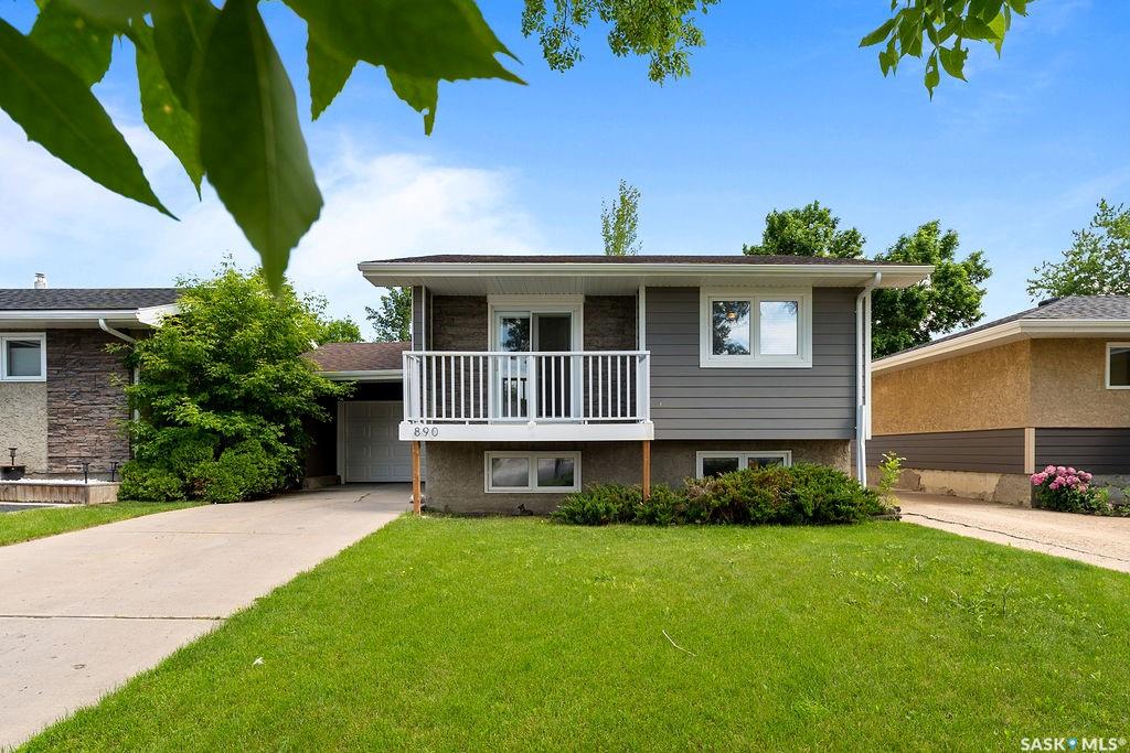 Third View of 890 Samuels Crescent N, McCarthy Park, Regina, Saskatchewan, S4X 2L5