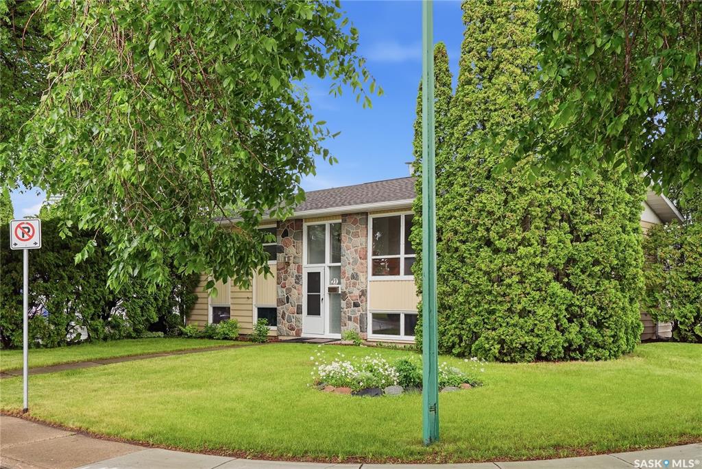 Second View of 21 Bateman Crescent, Greystone Heights, Saskatoon, Saskatchewan, S7H 3C3