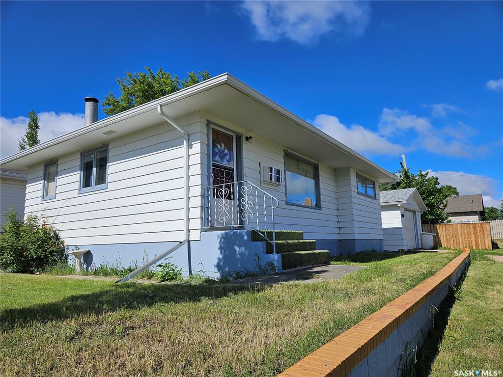 Second View of 1290 Wolfe Avenue, Hillcrest MJ, Moose Jaw, Saskatchewan, S6H 1K2