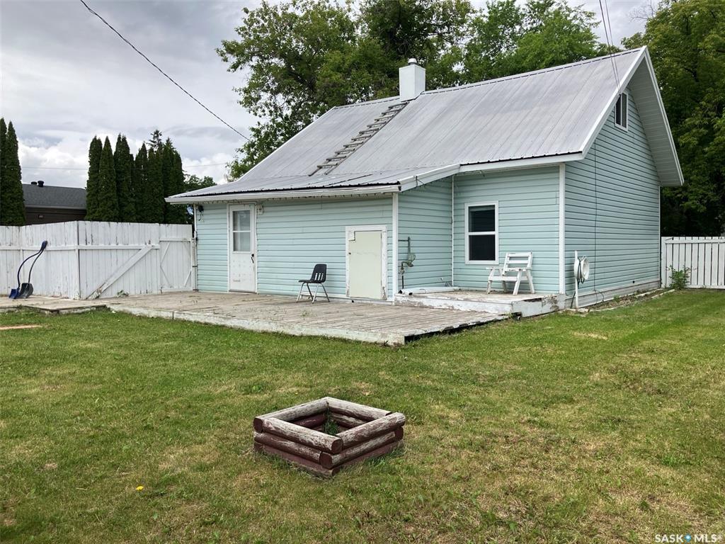 Fifth View of 911 1st Street W, Nipawin, Saskatchewan, S0E 1E0