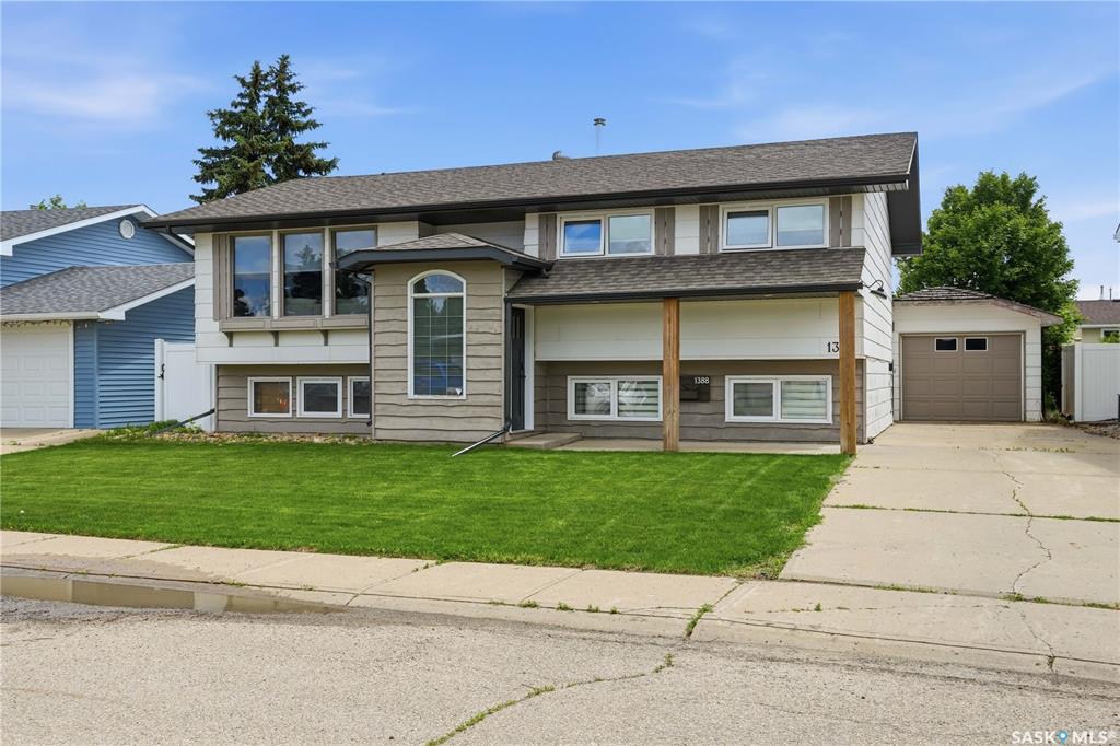1388 Prince Crescent, SK040185, Saskatchewan,